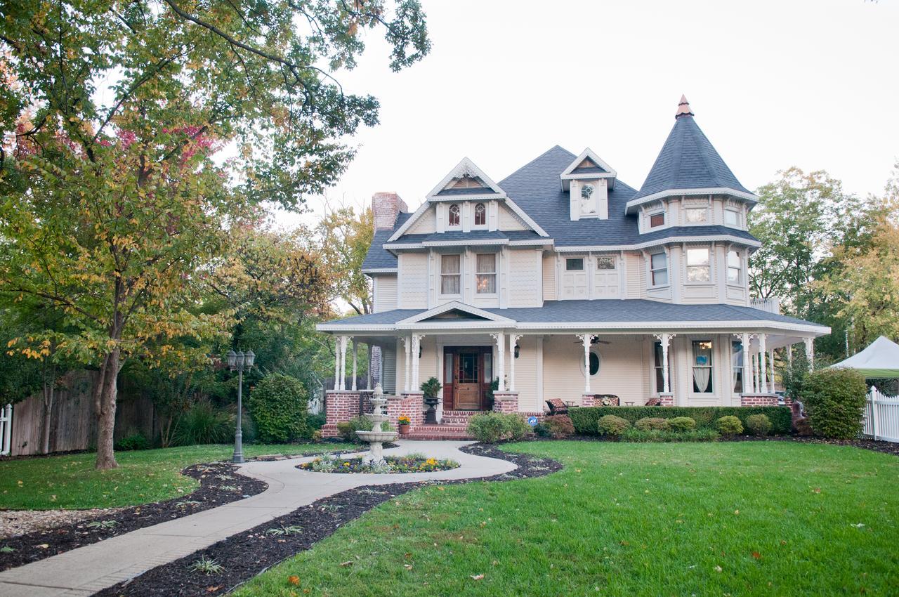 The Victoria Bed & Breakfast Бентънвил Екстериор снимка