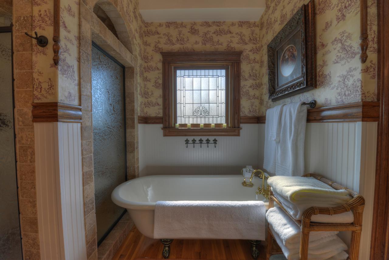 The Victoria Bed & Breakfast Бентънвил Екстериор снимка