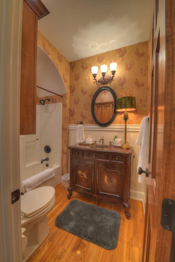 The Victoria Bed & Breakfast Бентънвил Екстериор снимка