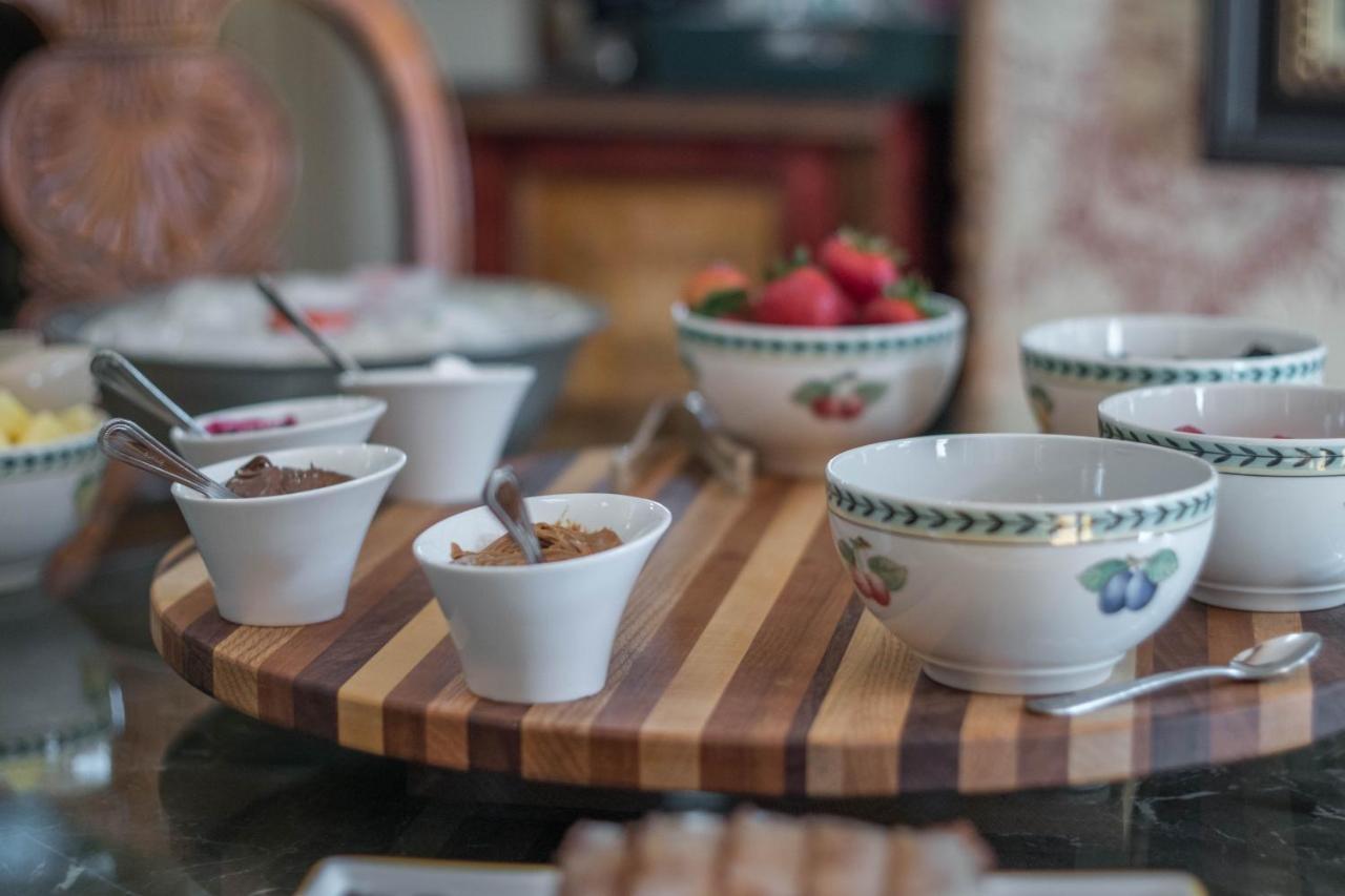 The Victoria Bed & Breakfast Бентънвил Екстериор снимка