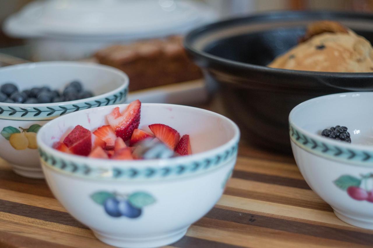 The Victoria Bed & Breakfast Бентънвил Екстериор снимка