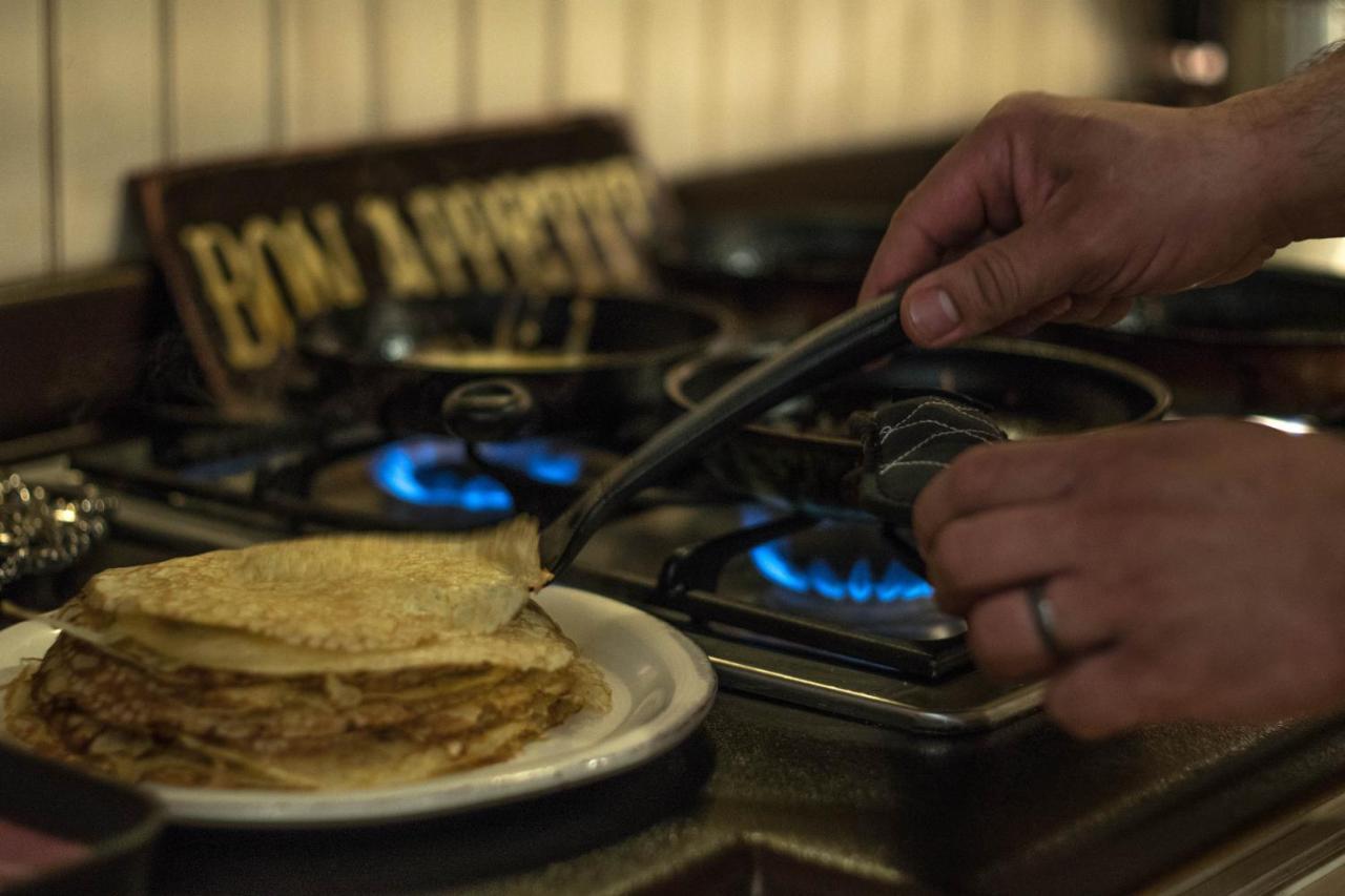 The Victoria Bed & Breakfast Бентънвил Екстериор снимка