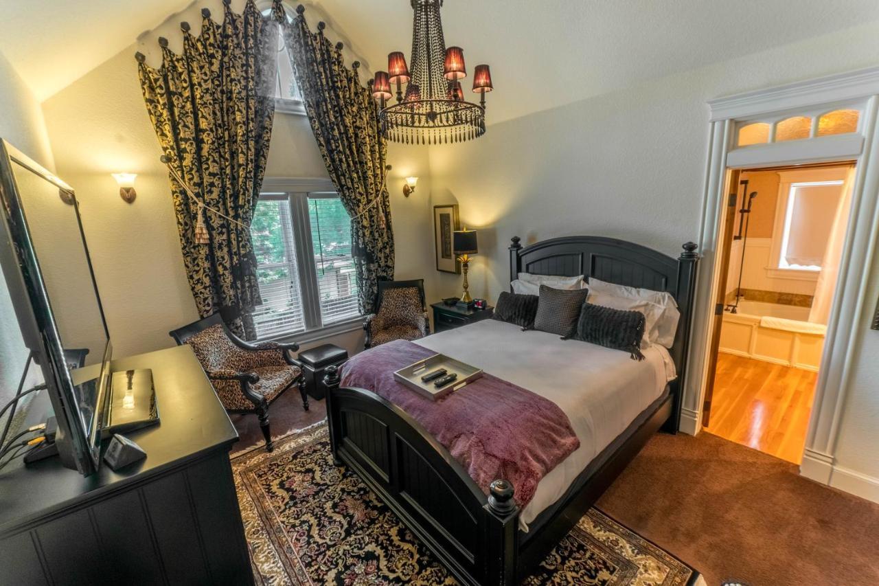 The Victoria Bed & Breakfast Бентънвил Екстериор снимка
