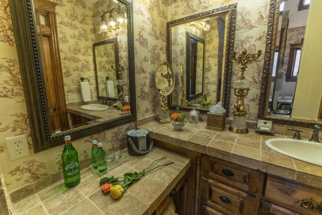 The Victoria Bed & Breakfast Бентънвил Екстериор снимка