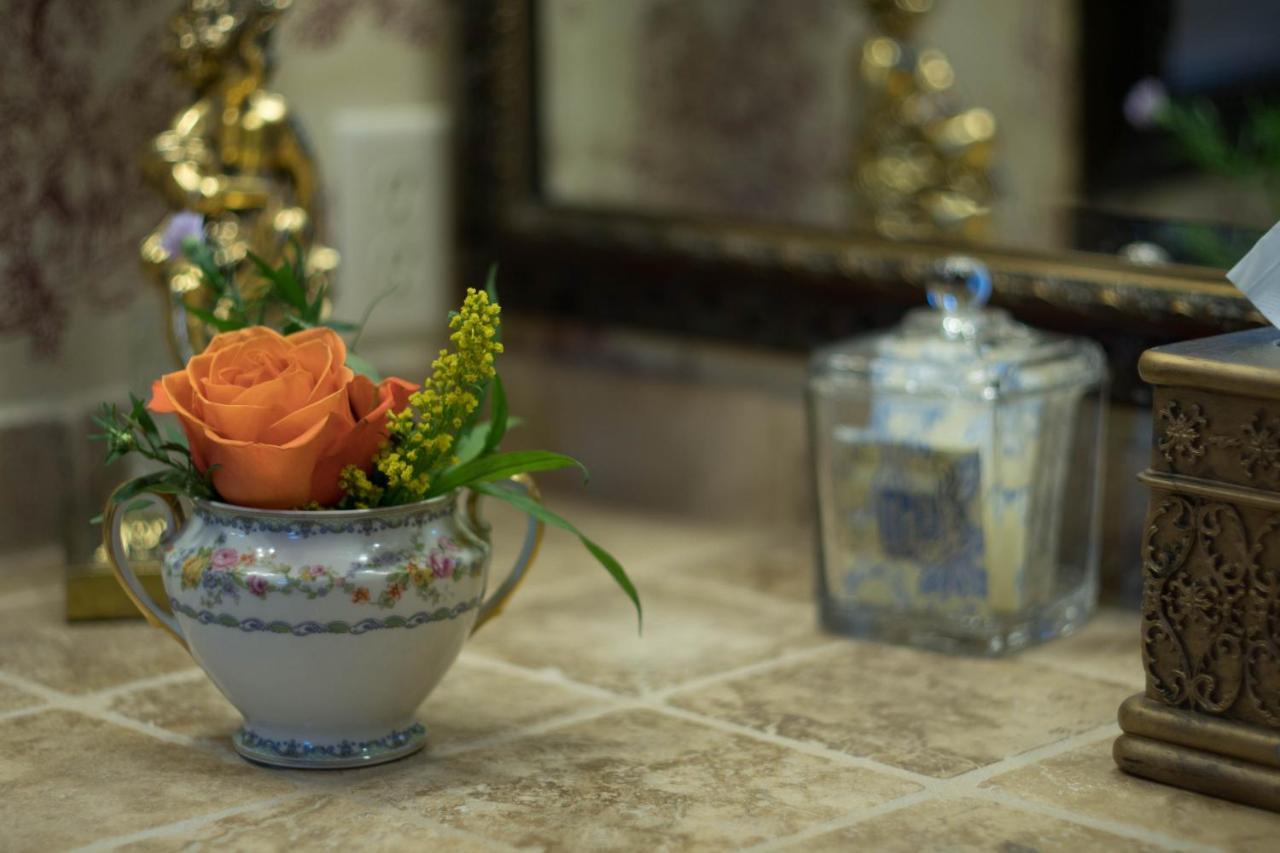 The Victoria Bed & Breakfast Бентънвил Екстериор снимка